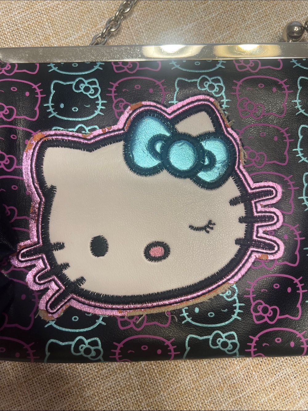Loungefly 2007 Hello Kitty Clutch With Attached Coin Purse - Picture 5 of 17